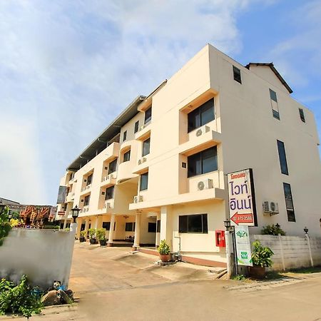 OYO 383 White Inn Hotel Ban Khlong Lat Bua Khao Exterior foto